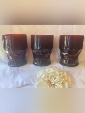 Decorative Faceted Glass Tumbler - Deep Garnet